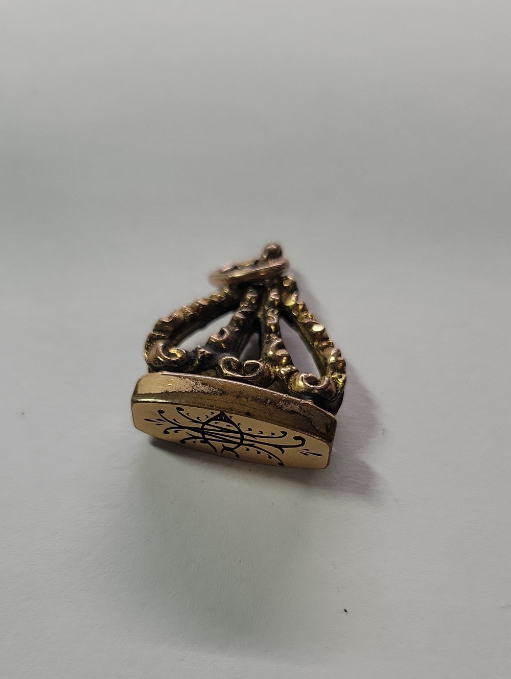 Vintage Gold-Tone Decorative Clip Pendant